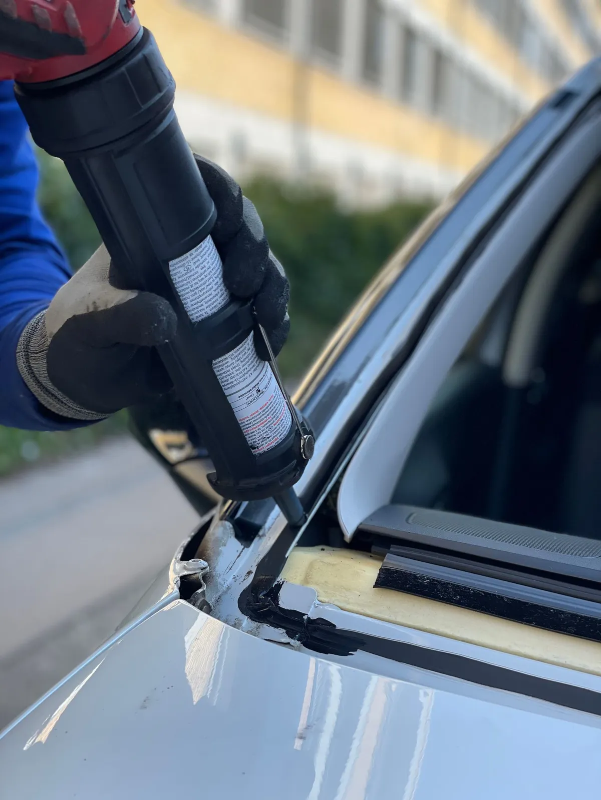Windshield and auto glass replacement